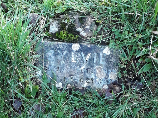 Grave of Sylvie