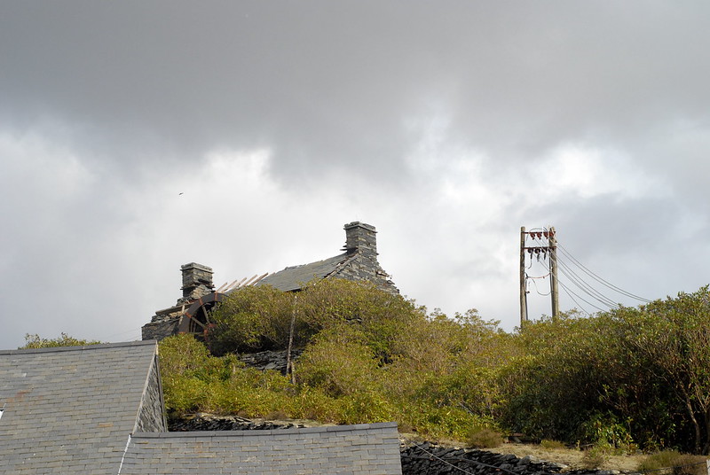 Ruined building with waterwheel, Blaenau Ffestiniog