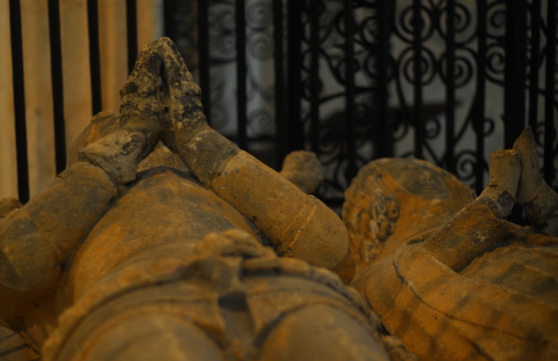 Chapel tomb effigy