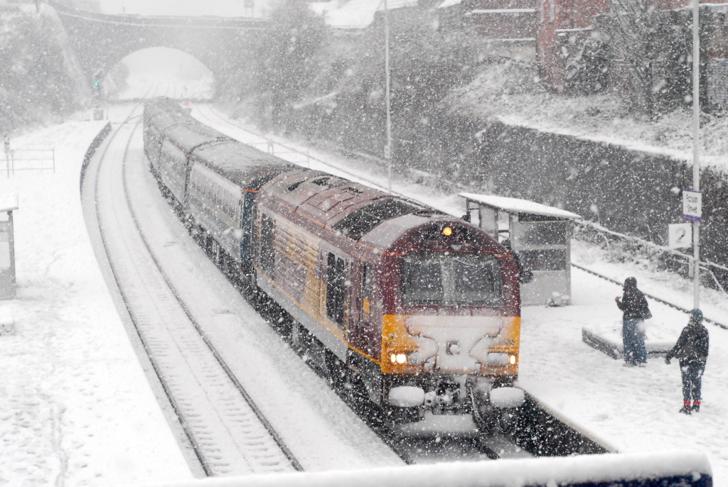 67016 hauling Mk3 carriages, Parson St