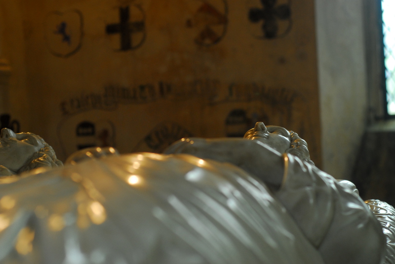 Chapel tomb effigy