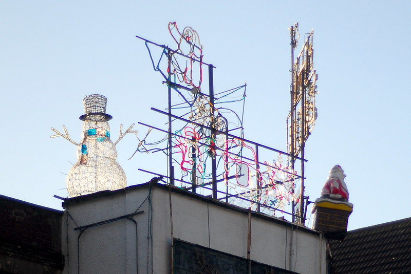 Christmas decorations, Church Road