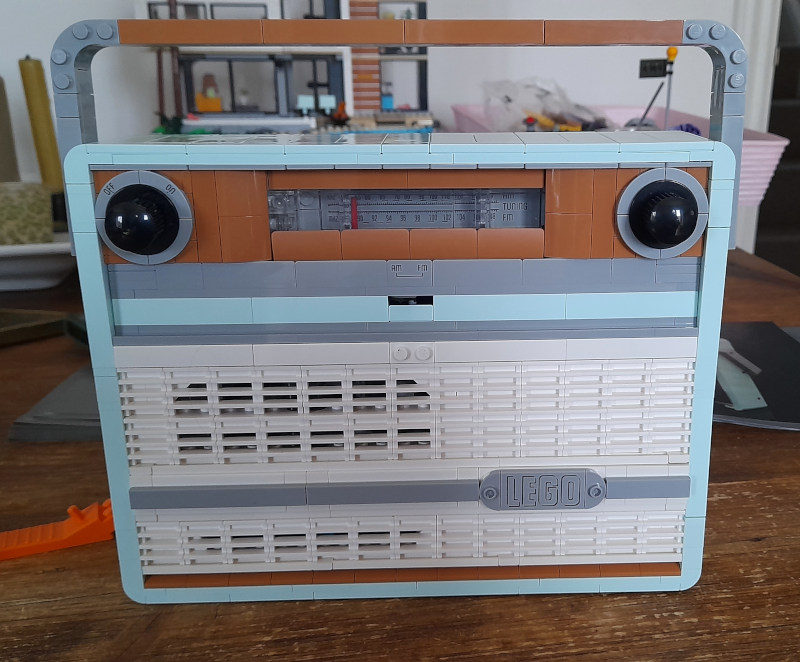 A finished 1950s style Lego radio